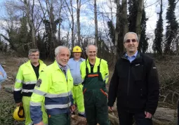 Alcuni dei volontari della squadra del Gruppo di Busca  con l'assessore regionale Valmaggia